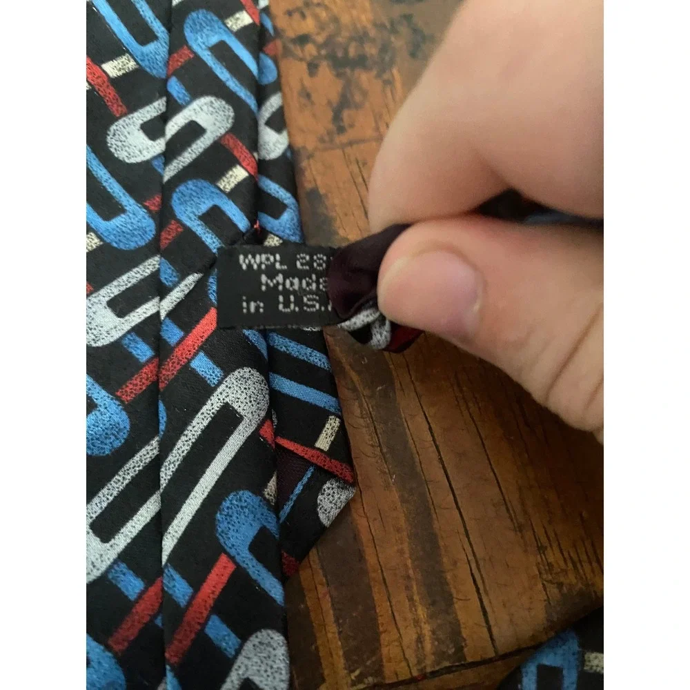 Arrow‎ Mens Tie 100% Italian Silk Geometric Chain Link Blue Red Silver Black USA